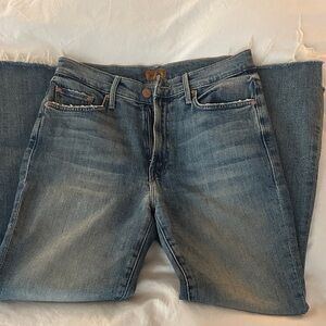 Women’s mother insider crop step fray- size 27